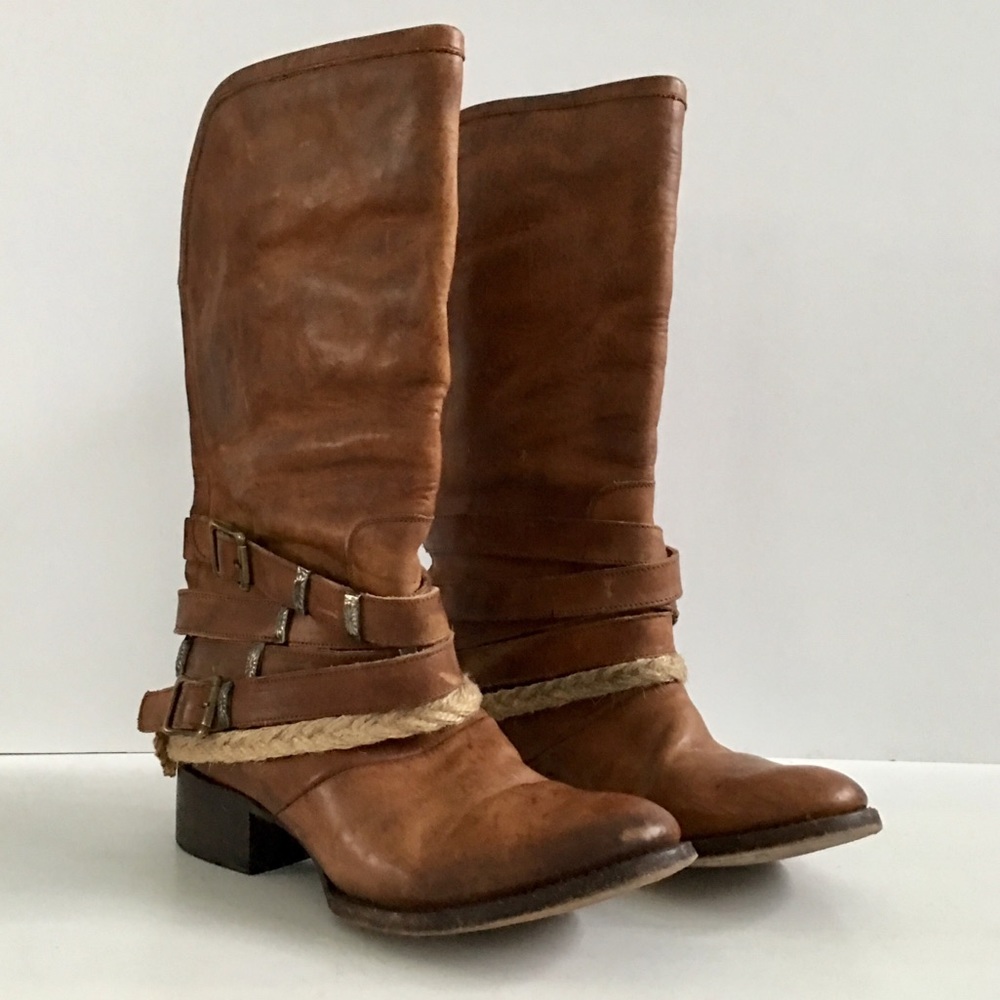 Freebird Drove Distressed Tan Brown Western Boot